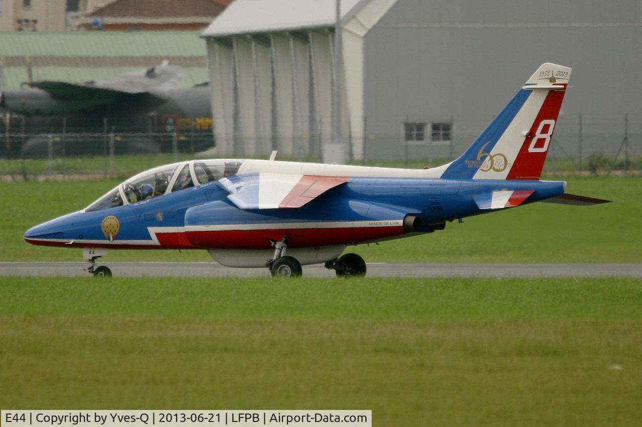E44, Dassault-Dornier Alpha Jet E C/N E44, Dassault-Dornier Alpha Jet E (F-UHRE), Athos 08 of Patrouille De France 2013, Paris-Le Bourget (LFPB-LBG) Air Show 2013