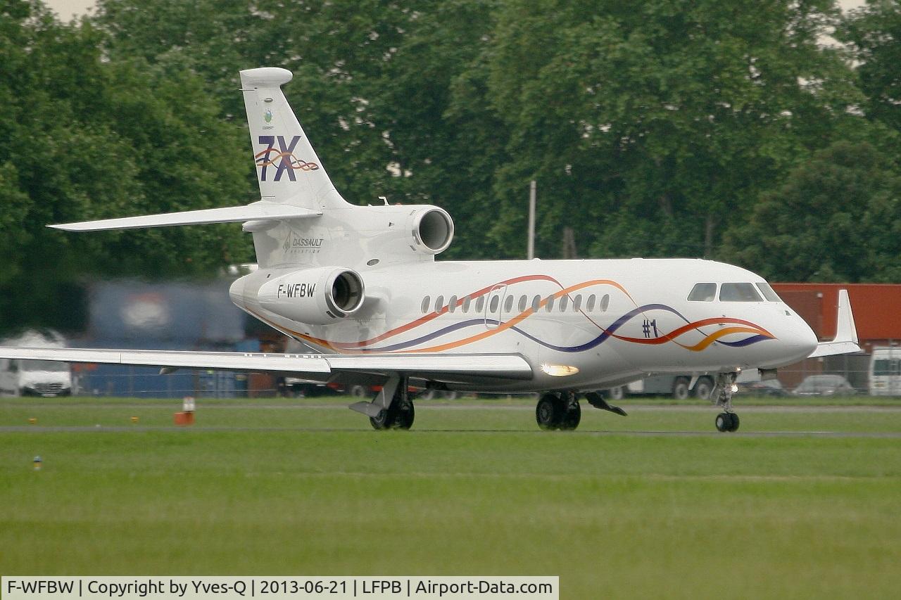 F-WFBW, 2005 Dassault Falcon 7X C/N 001, Dassault Falcon 7X, Take off rwy 03, Paris-Le Bourget (LFPB-LBG) Air Show 2013