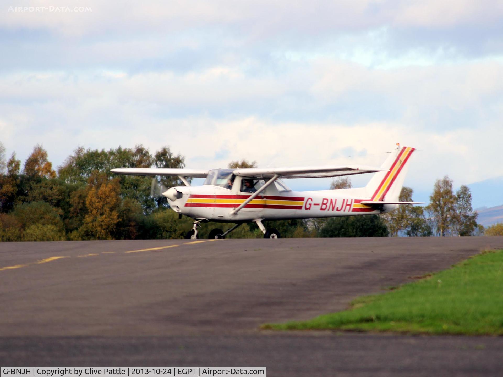 G-BNJH, 1982 Cessna 152 C/N 152-85401, On the ground at Perth EGPT