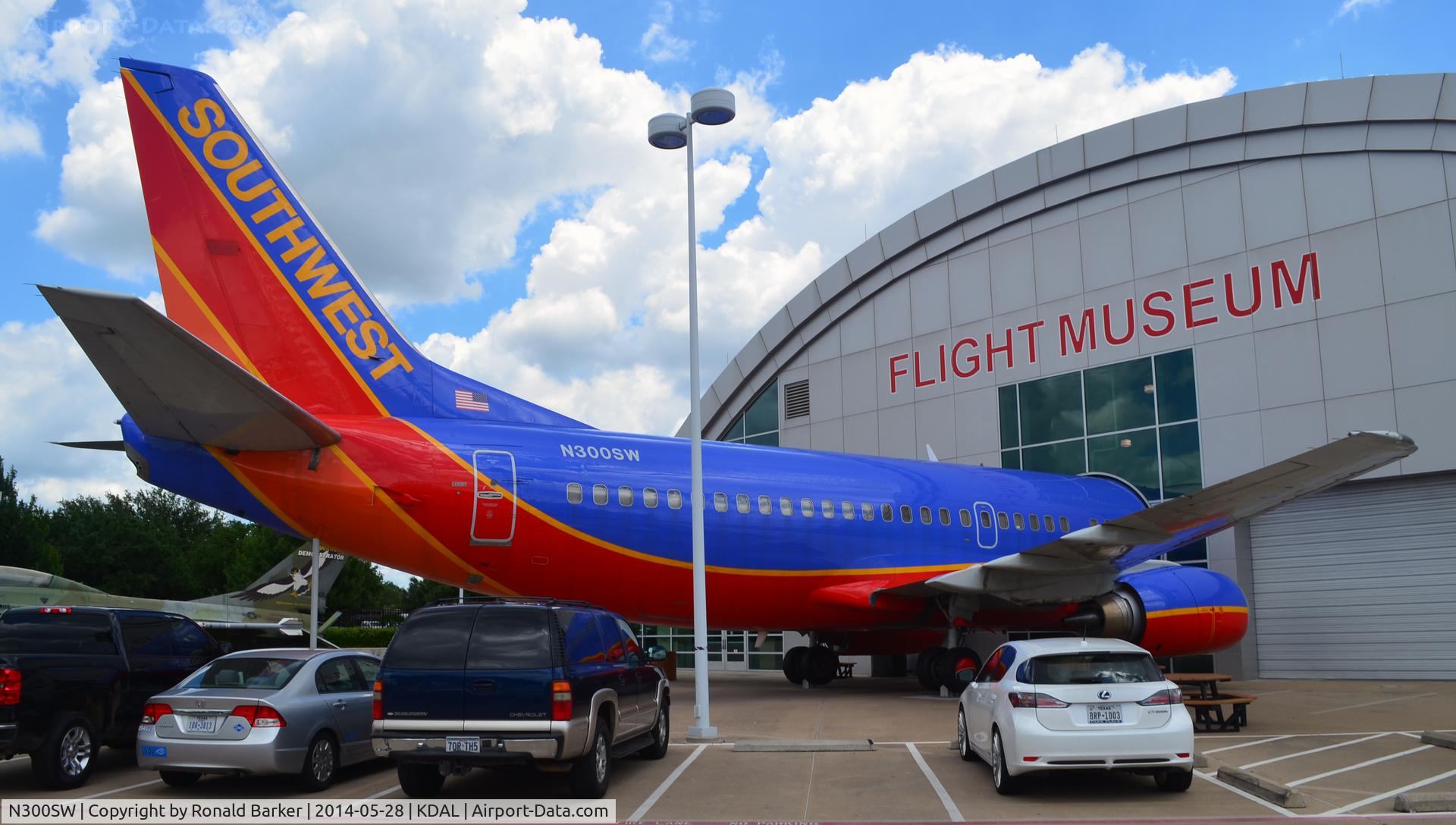 N300SW, 1984 Boeing 737-3H4 C/N 22940, Frontiers of Flight Museum DAL