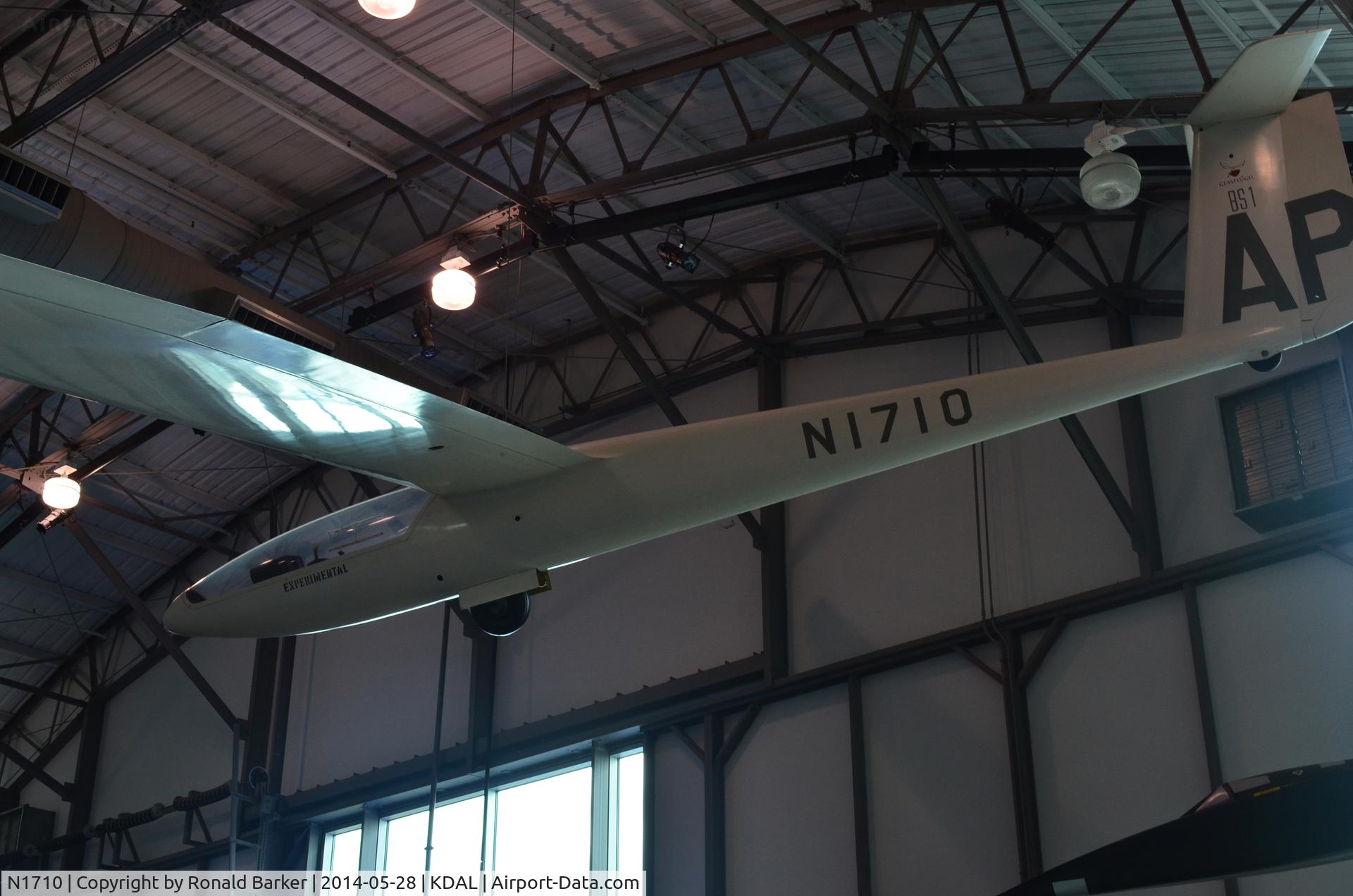 N1710, 1967 Glasflugel BS-1 C/N 9, Frontiers of Flight museum DAL