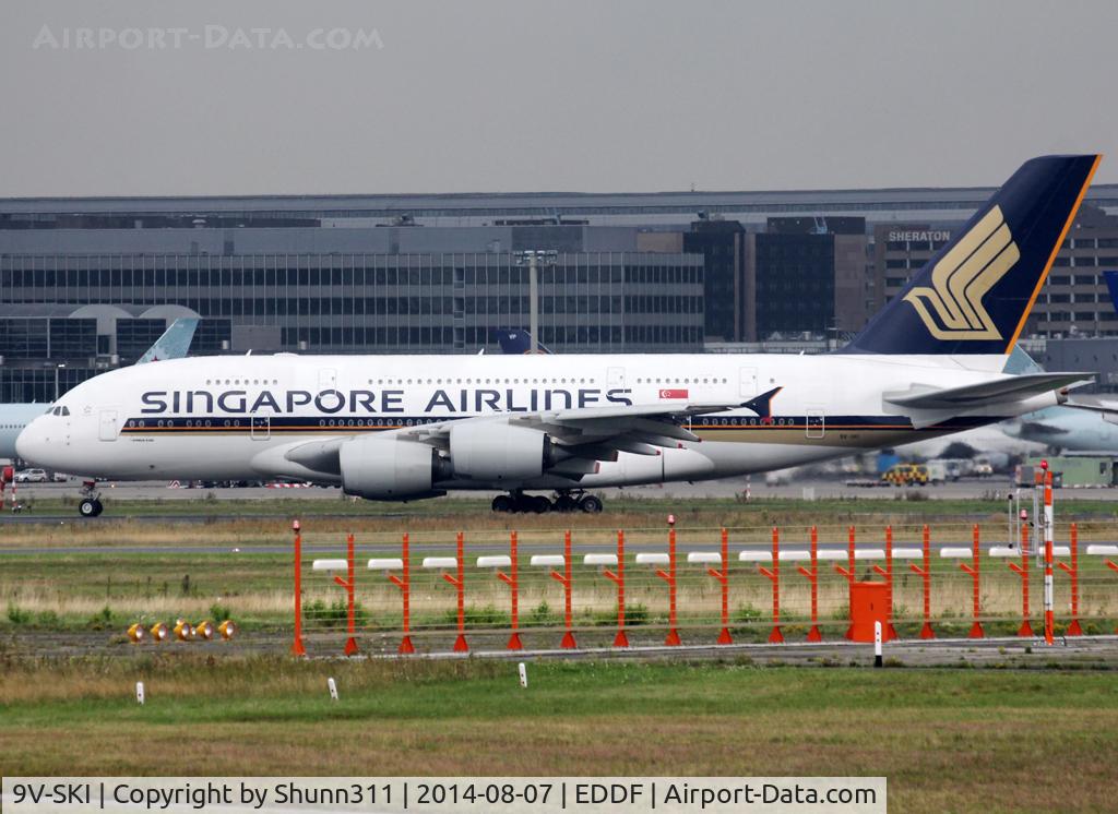 9V-SKI, 2009 Airbus A380-841 C/N 034, Lining up rwy 25M for departure...