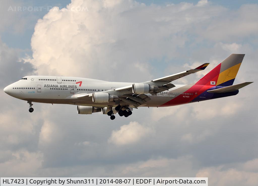 HL7423, 1997 Boeing 747-48EM(F) C/N 27282, Landing rwy 25L