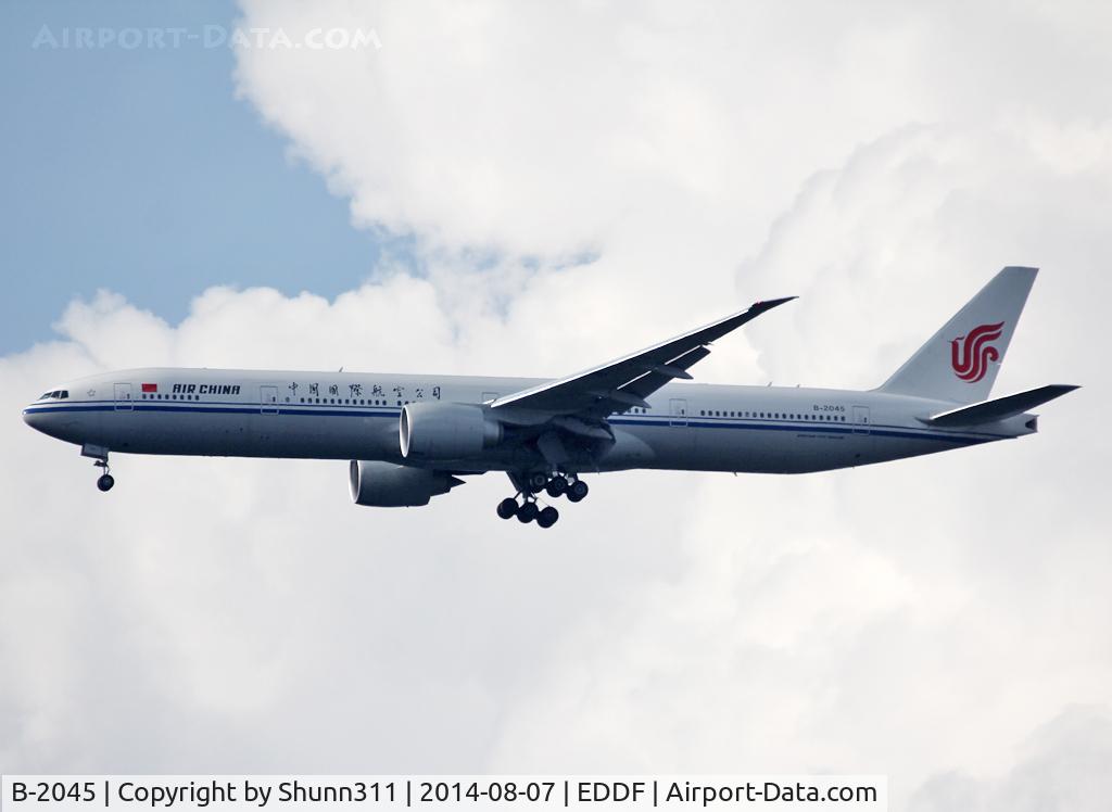 B-2045, 2014 Boeing 777-39L/ER C/N 41443, Landing rwy 25R