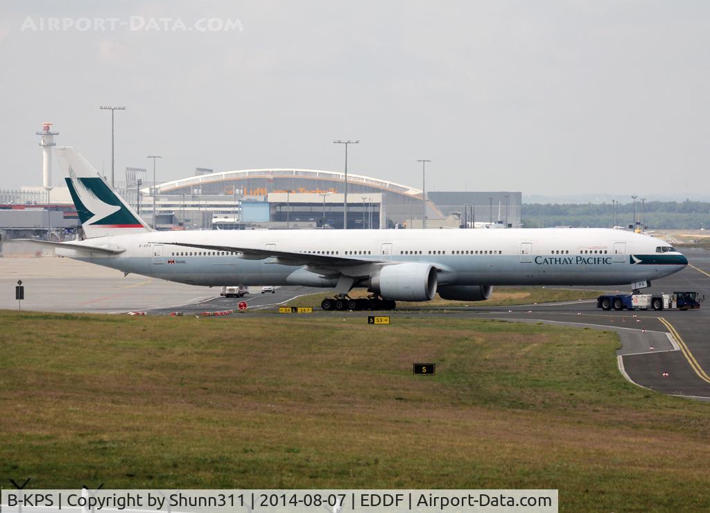 B-KPS, 2011 Boeing 777-367/ER C/N 39232, Trackted to his gate...