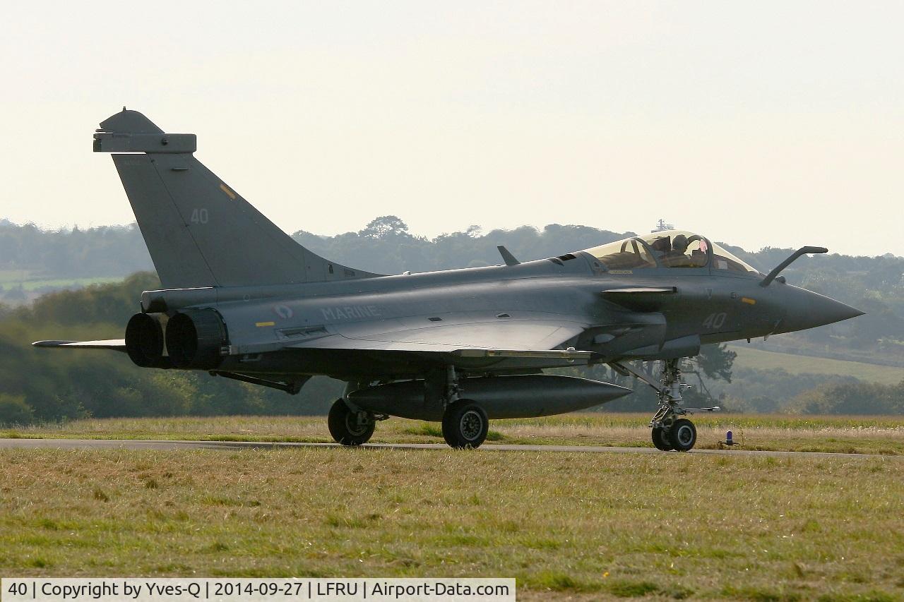 40, 2014 Dassault Rafale M C/N 40, French naval aviation Dassault Rafale M, Taxiing to holding point rwy 05, Morlaix-Ploujean airport (LFRU-MXN) air show in september 2014