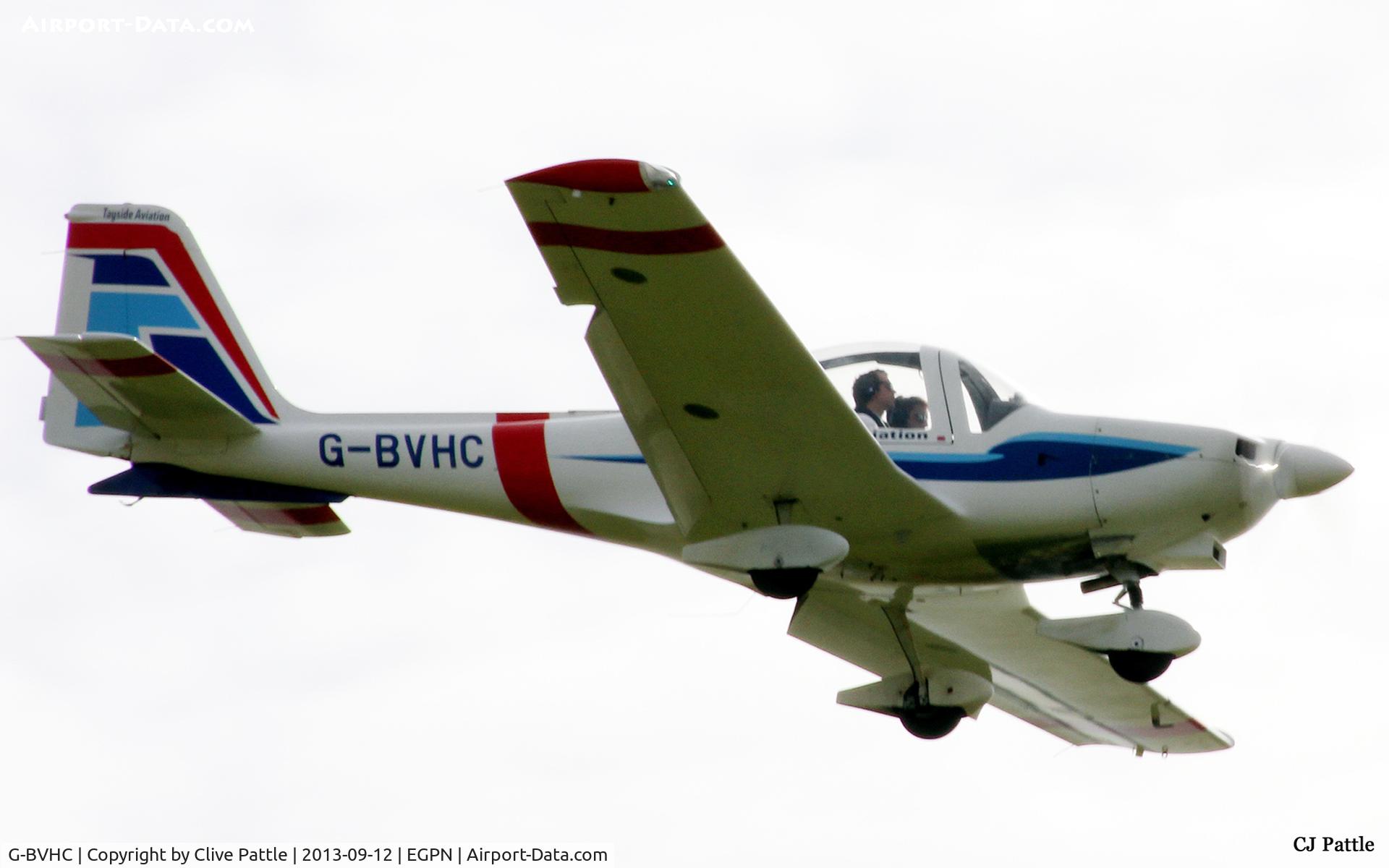 G-BVHC, 1994 Grob G-115D-2 C/N 82005, On finals to land at Dundee Riverside