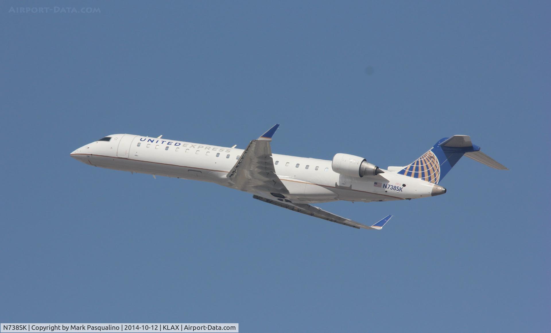 N738SK, 2005 Bombardier CRJ-700 (CL-600-2C10) Regional Jet C/N 10195, CL-600-2C10