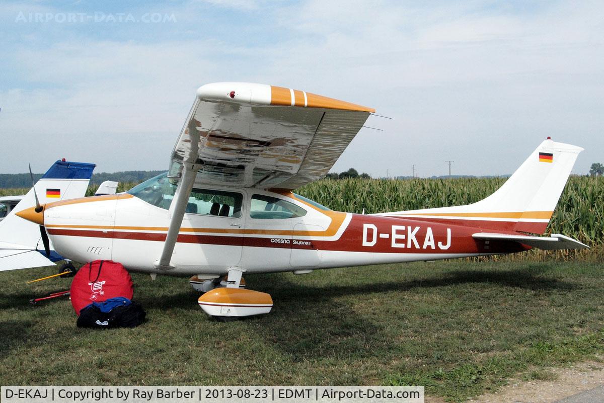 D-EKAJ, Cessna 182P Skylane C/N 18264327, Cessna 182P Skylane [182-64327] Tannheim~D 23/08/2013