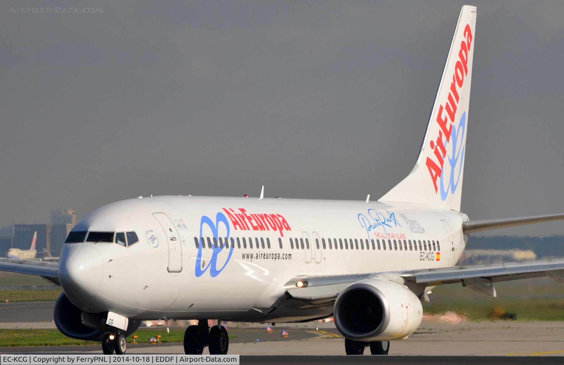 EC-KCG, 2007 Boeing 737-85P C/N 33981, Air Europa B738 lining-up