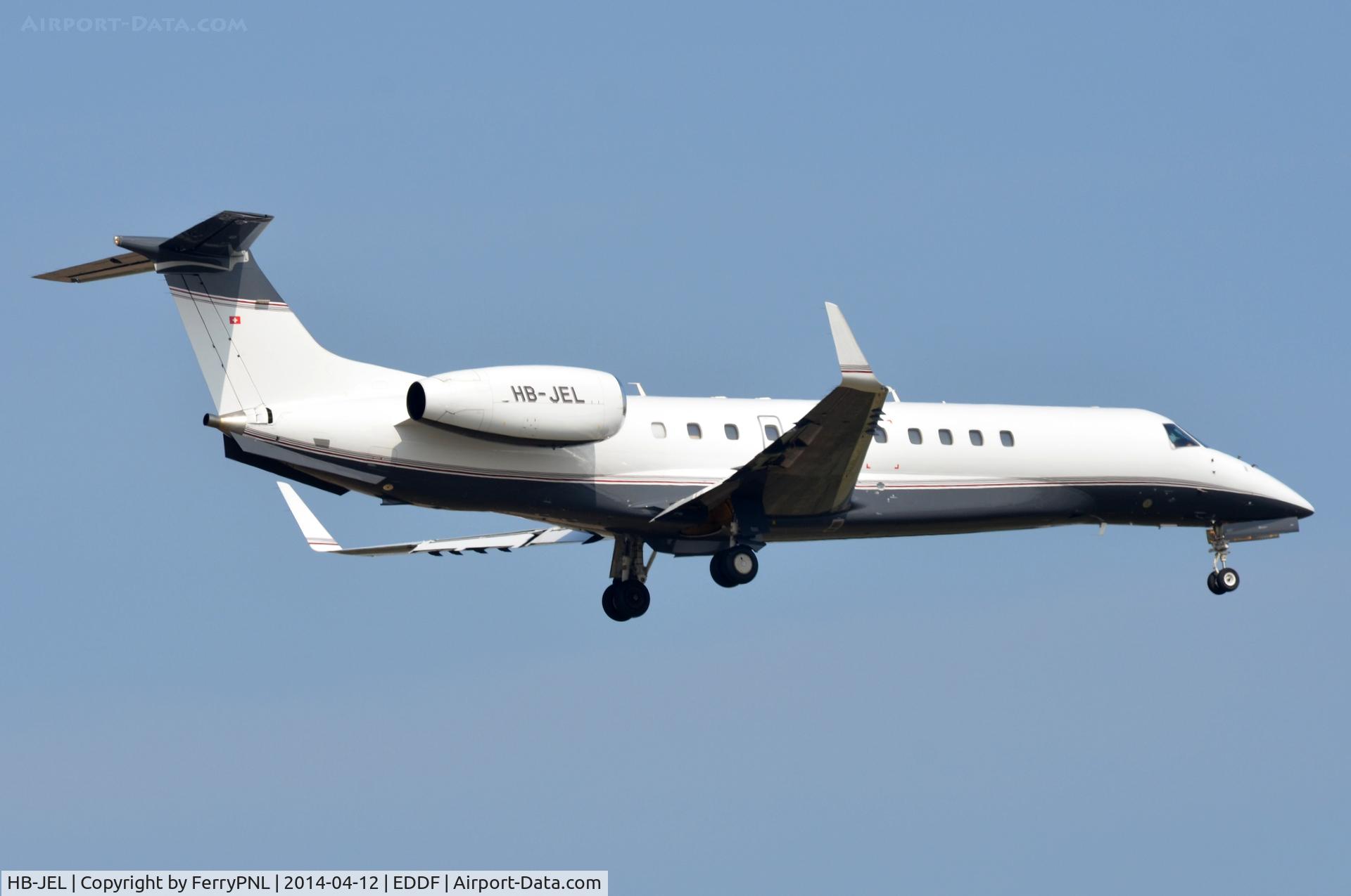 HB-JEL, 2005 Embraer EMB-135BJ Legacy C/N 14500933, Legacy landing.