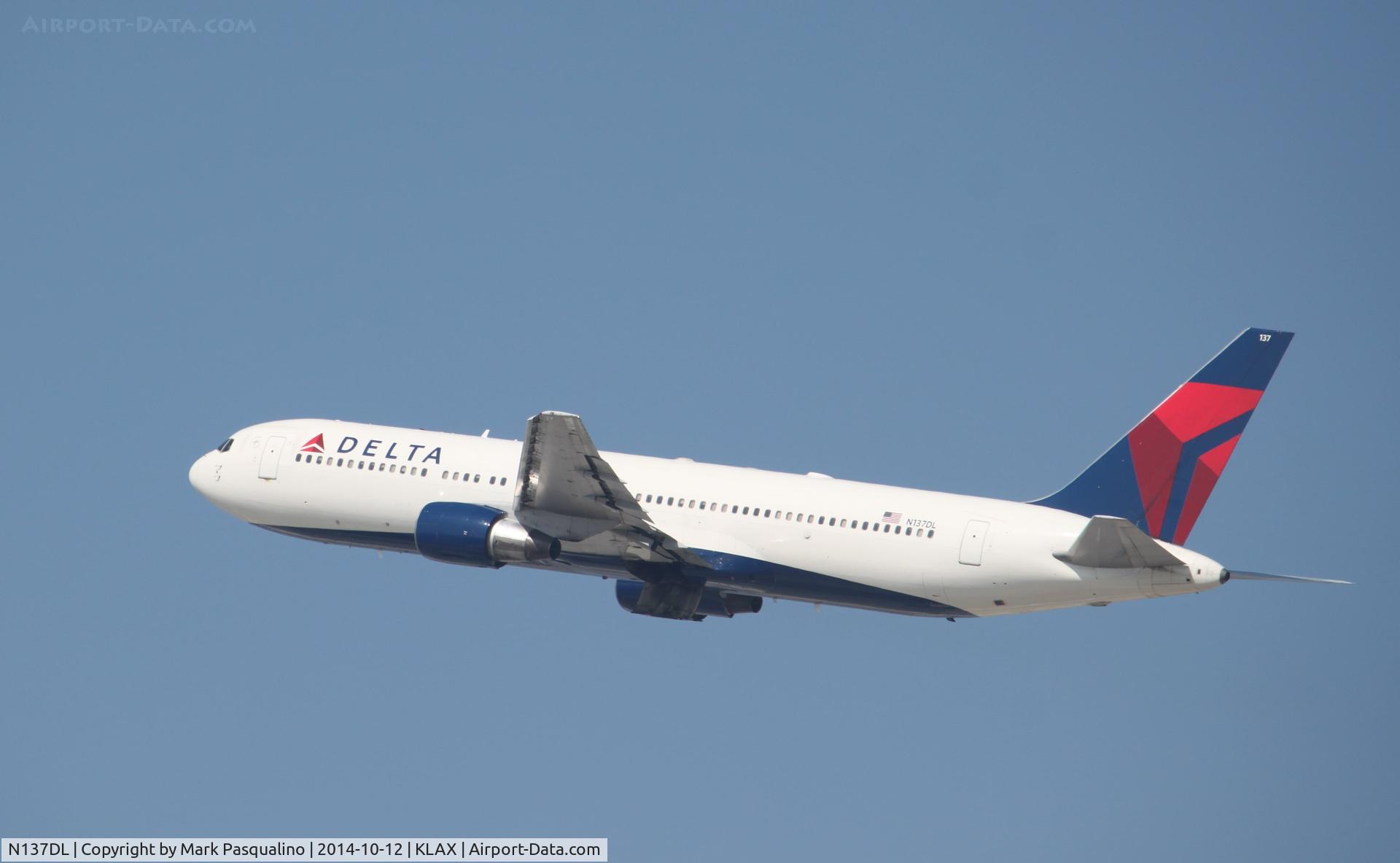 N137DL, 1991 Boeing 767-332 C/N 25306, Boeing 767-300