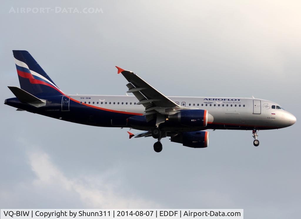 VQ-BIW, 2011 Airbus A320-214 C/N 4579, Landing rwy 25L
