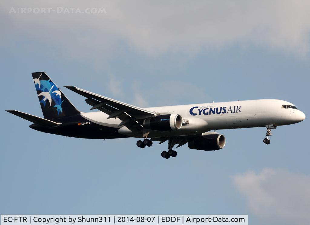 EC-FTR, 1993 Boeing 757-256(PCF) C/N 26239, Landing rwy 25L