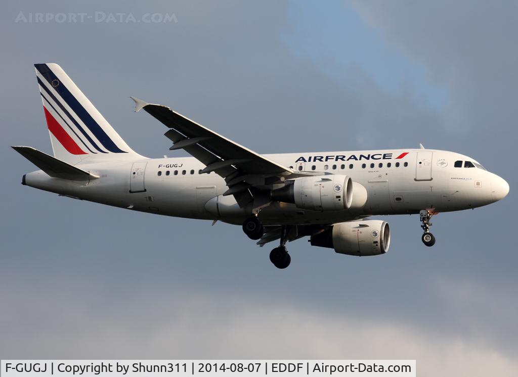 F-GUGJ, 2005 Airbus A318-111 C/N 2582, Landing rwy 25L