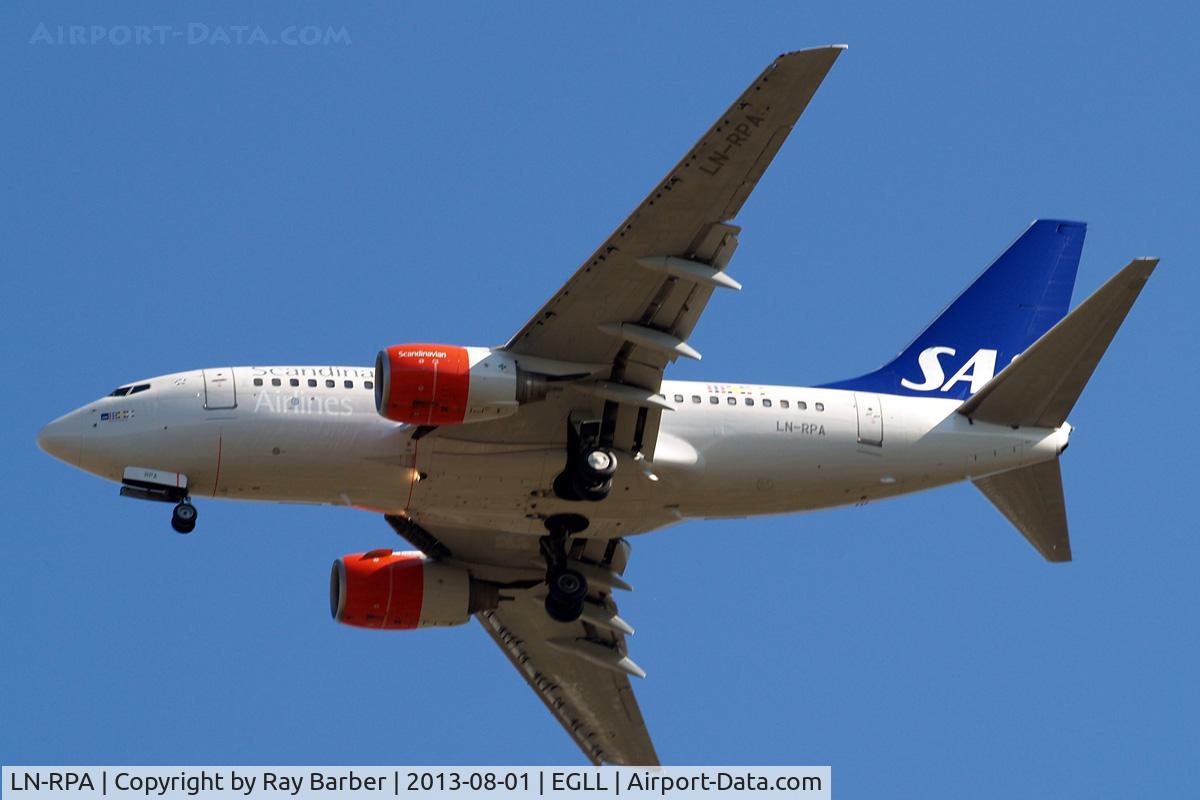 LN-RPA, 1998 Boeing 737-683 C/N 28290, Boeing 737-683 [28290] (SAS Scandinavian Airlines) Home~G 01/08/2013. On approach 27R.