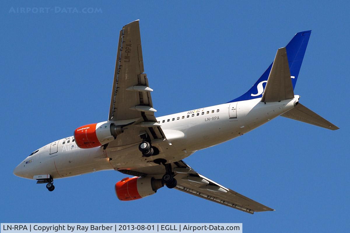 LN-RPA, 1998 Boeing 737-683 C/N 28290, Boeing 737-683 [28290] (SAS Scandinavian Airlines) Home~G 01/08/2013. On approach 27R.