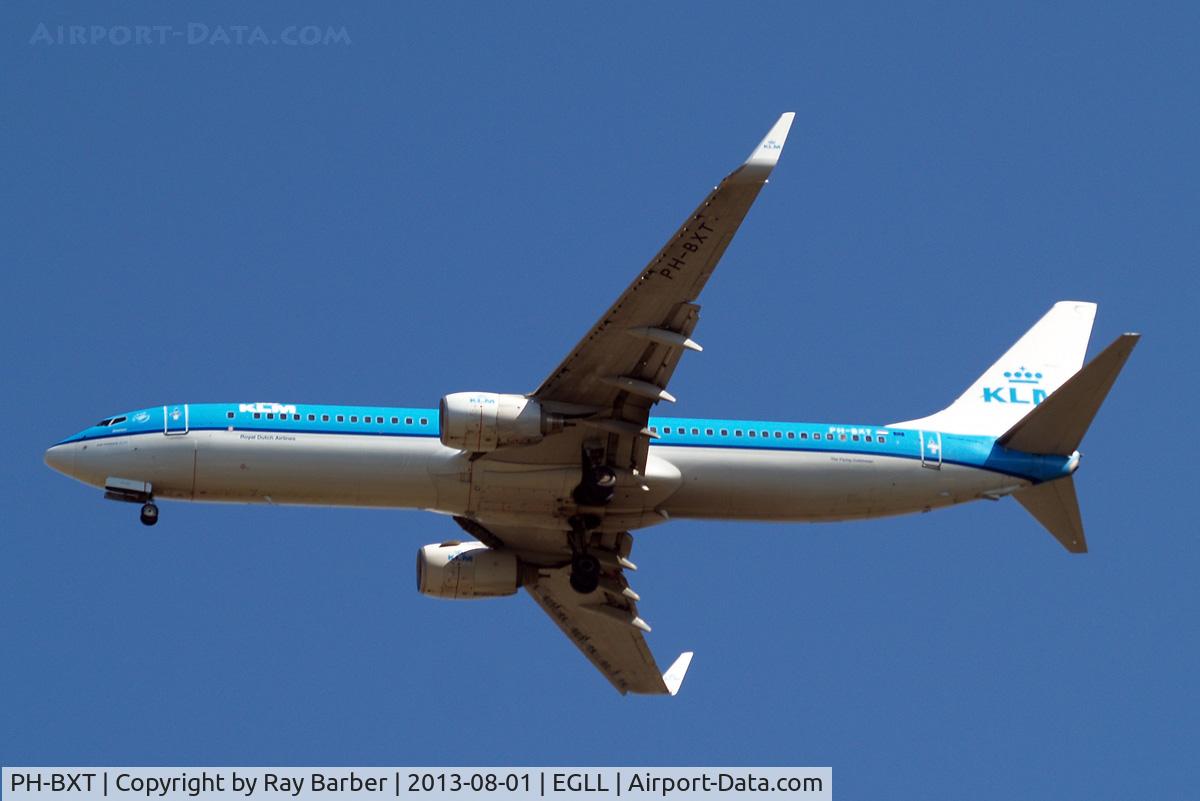 PH-BXT, 2004 Boeing 737-9K2 C/N 32944, Boeing 737-9K2 [32944] (KLM Royal Dutch Airlines) Home~G 01/08/2013. On approach 27R.