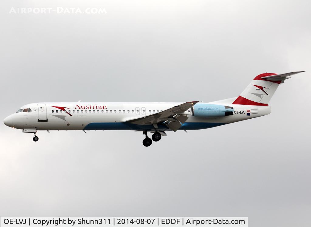 OE-LVJ, 1991 Fokker 100 (F-28-0100) C/N 11359, Landing rwy 25L