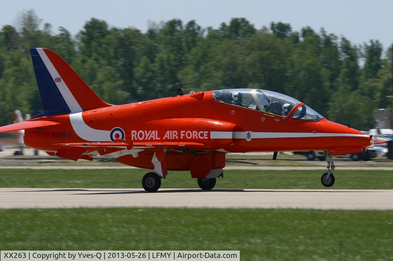 XX263, 1978 Hawker Siddeley Hawk T.1A C/N 099/312099, Royal Air Force Hawker Siddeley Hawk T.1, Take-off Rwy 34, Salon de Provence Air Base 701 (LFMY) Open day 2013
