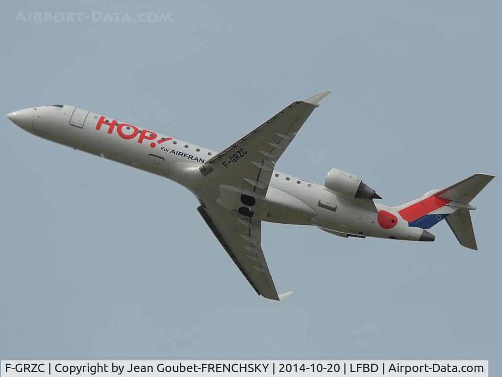 F-GRZC, 2001 Canadair CRJ-702 (CL-600-2C10) Regional Jet C/N 10008, HOP take off 23