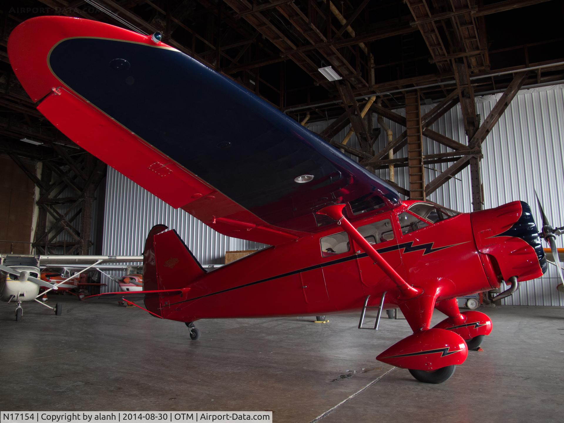 N17154, 1941 Stinson SR-9B Reliant C/N 5115, Hangared at Ottumwa