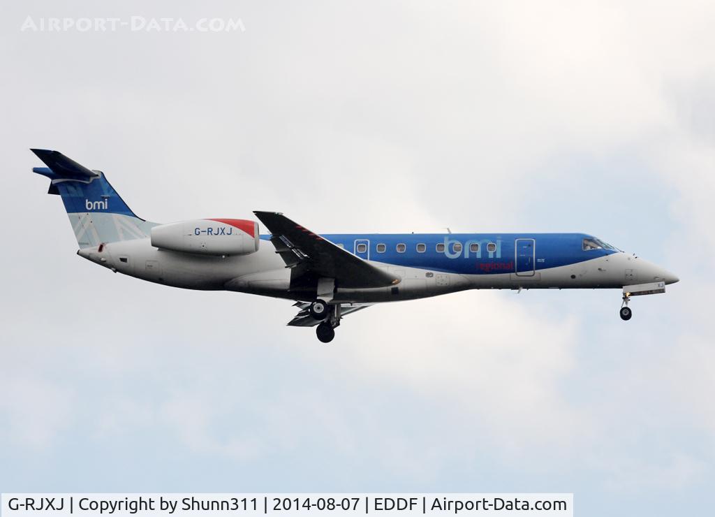G-RJXJ, 2001 Embraer ERJ-135ER (EMB-135ER) C/N 145473, Landing rwy 25L