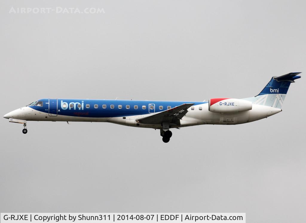G-RJXE, 2000 Embraer EMB-145EP (ERJ-145EP) C/N 145245, Landing rwy 25L