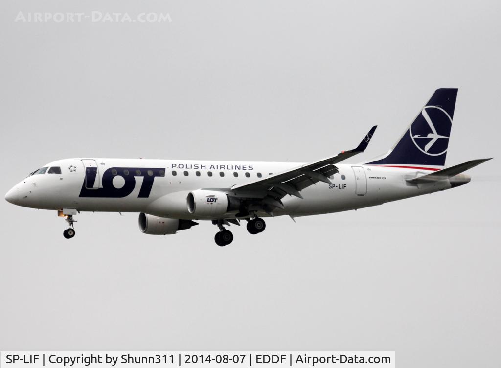 SP-LIF, 2006 Embraer 175STD (ERJ-170-200STD) C/N 17000154, Landing rwy 25L in new c/s