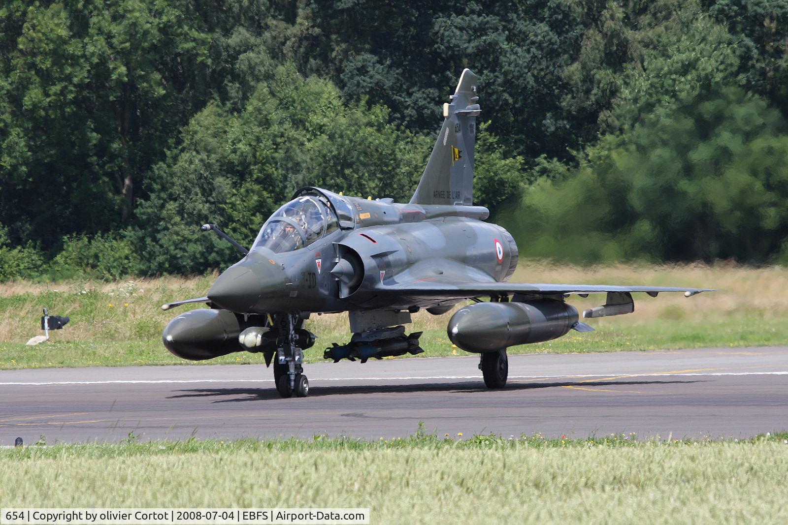 654, 2008 Dassault Mirage 2000D C/N 528, Florennes spotter day ; note the LGBs !