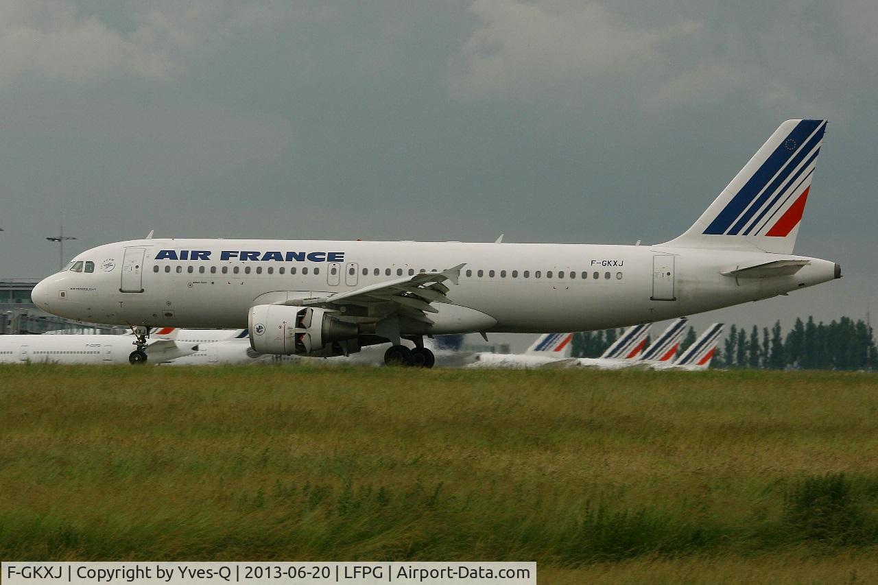 F-GKXJ, 2002 Airbus A320-214 C/N 1900, Airbus A320-214, Reverse thrust landing rwy 26L, Roissy Charles De Gaulle Airport (LFPG-CDG)