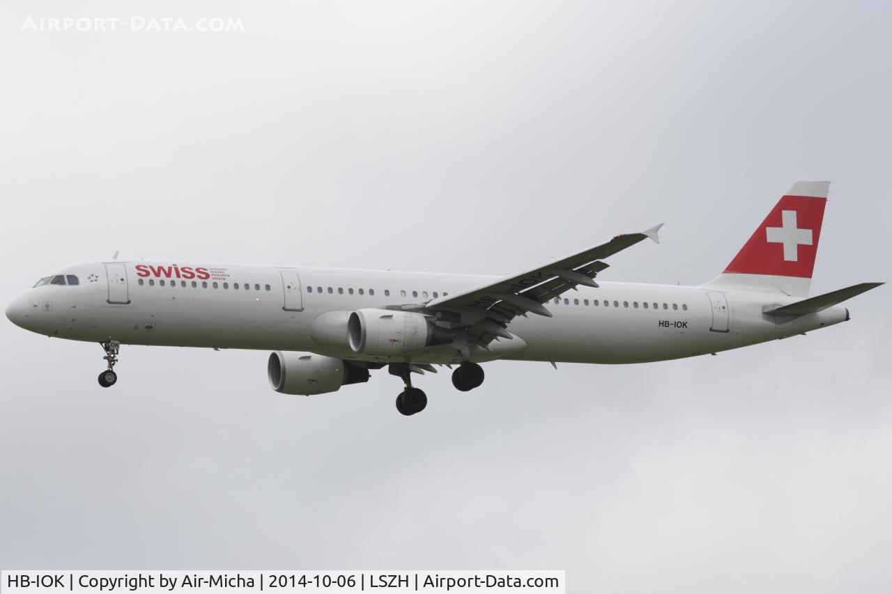 HB-IOK, 1999 Airbus A321-111 C/N 987, Swissair