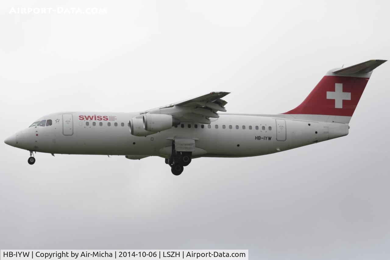 HB-IYW, 1999 British Aerospace Avro 146-RJ100 C/N E3359, Swissair