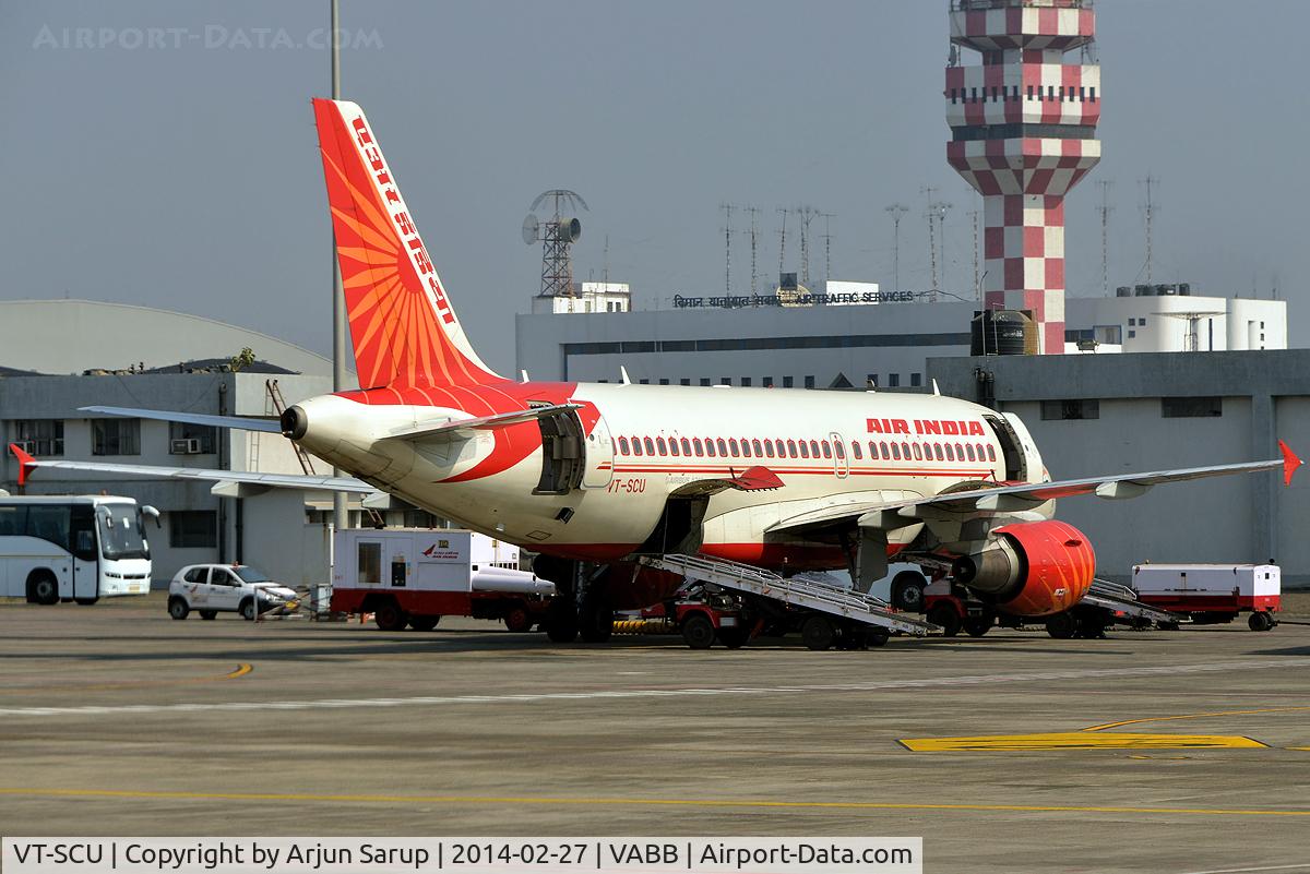 VT-SCU, 2009 Airbus A319-112 C/N 4052, On the tarmac at Bombay.