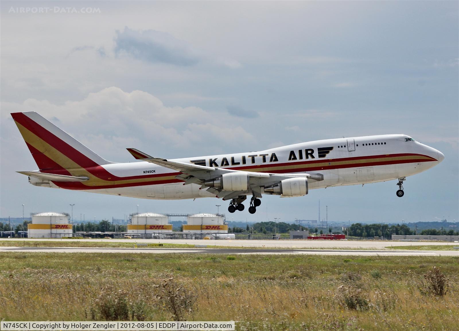 N745CK, 1998 Boeing 747-446BCF C/N 26361, Arrival on rwy 26L......
