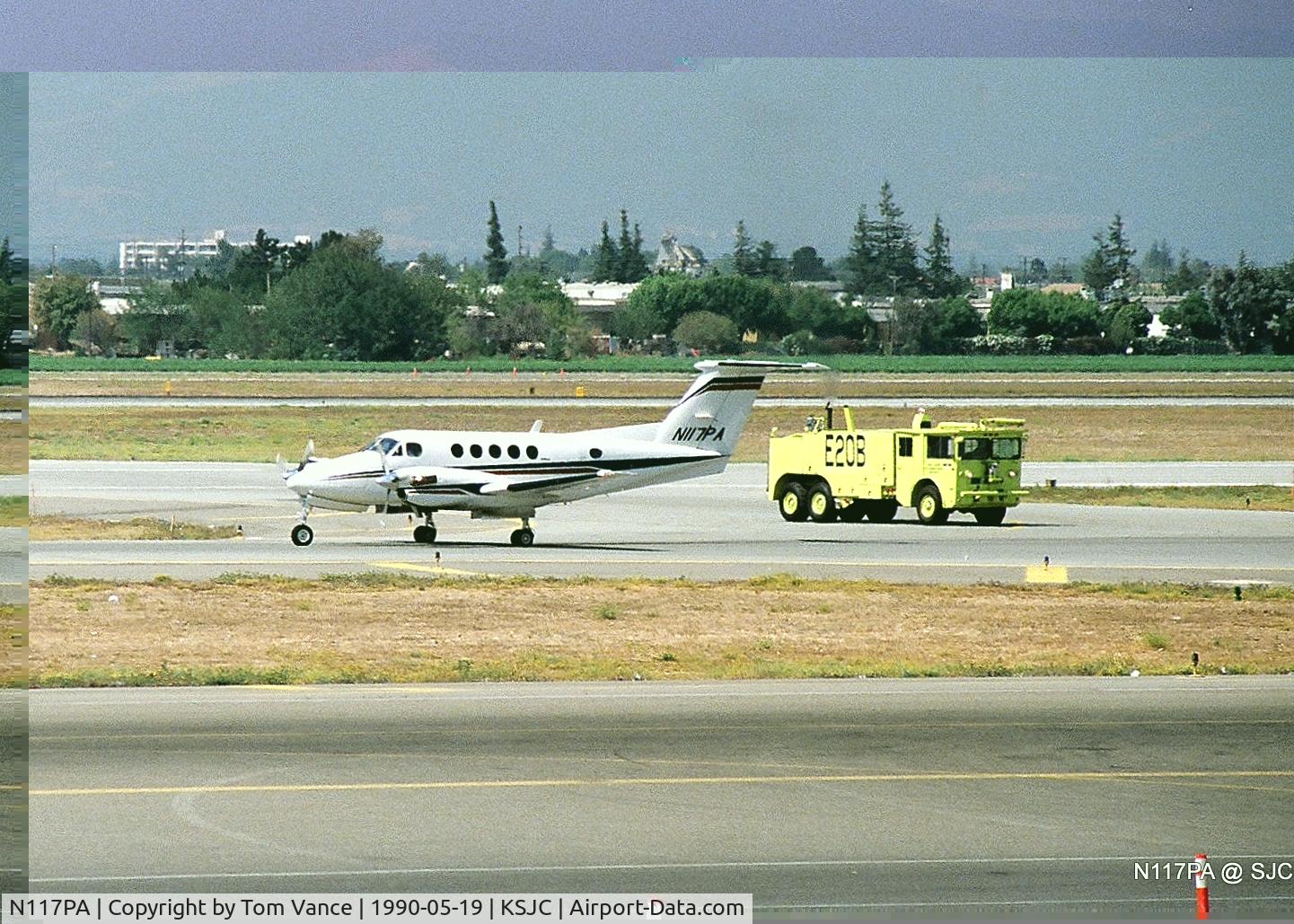 N117PA, Beech 200 C/N BB-557, N117PA called with an emergency landing with a landing gear issue - but no problem. San Jose Fire assisting 3 Engines.