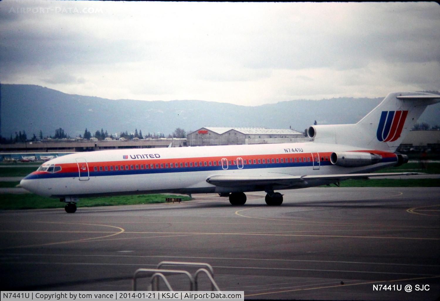 N7441U, 1979 Boeing 727-222 C/N 21895, United 727 arriving at San Jose, CA