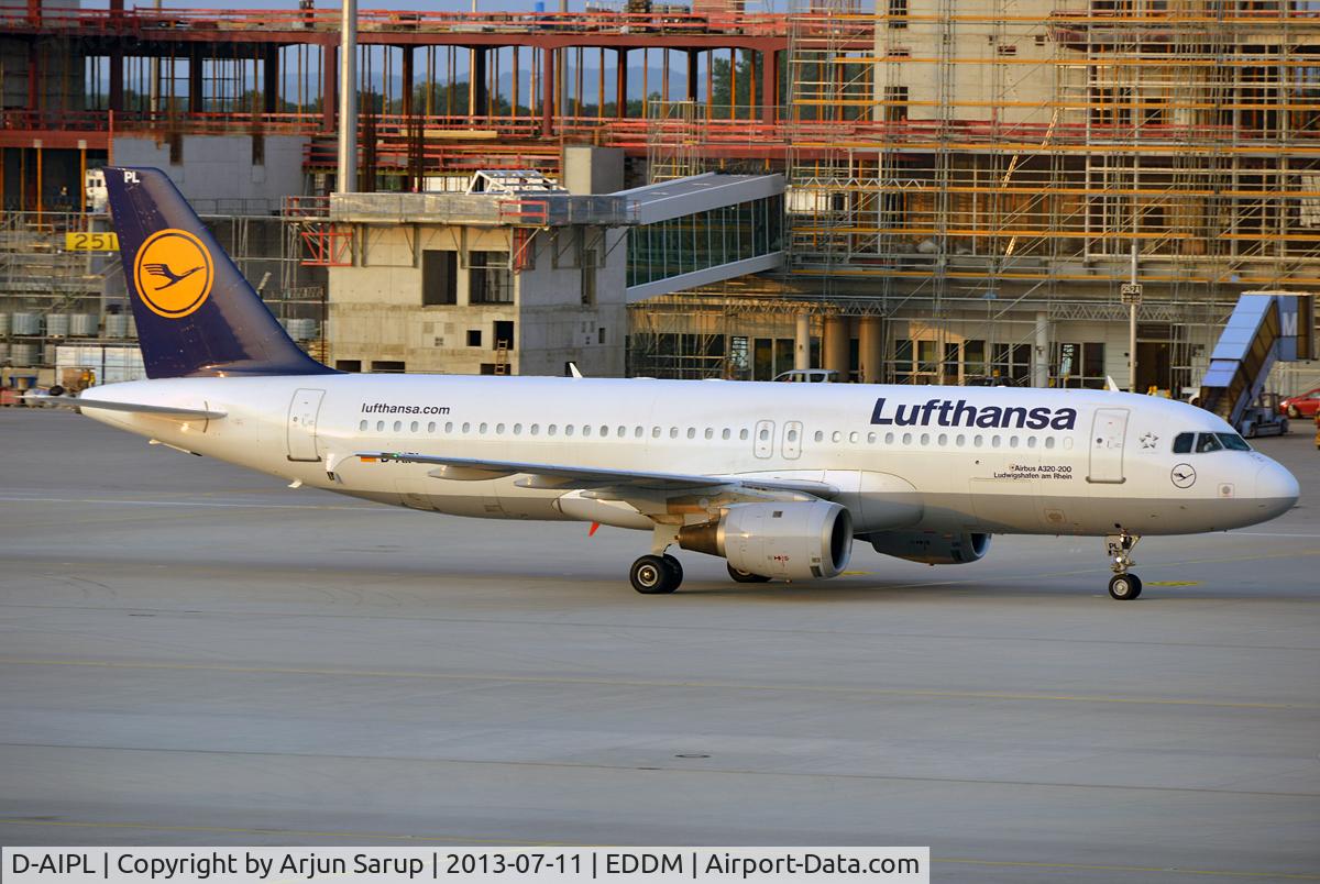 D-AIPL, 1989 Airbus A320-211 C/N 094, 'Ludwigshafen am Rhein' taxiing past in the last light of day.