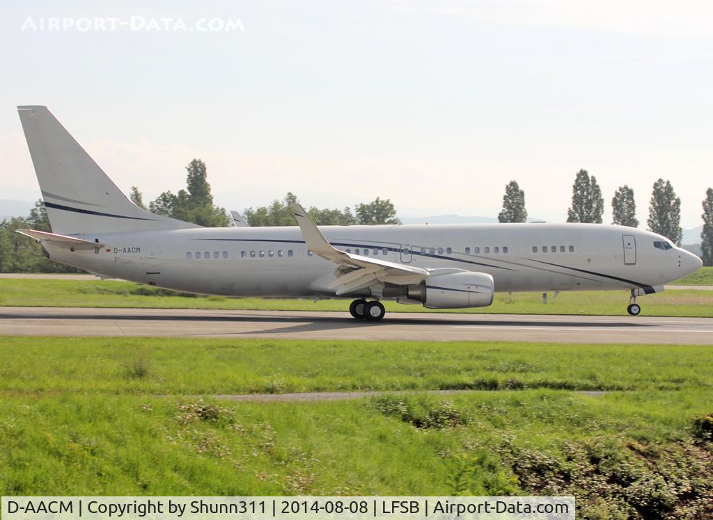 D-AACM, 2009 Boeing 737-8JM C/N 37663, Landing rwy 16