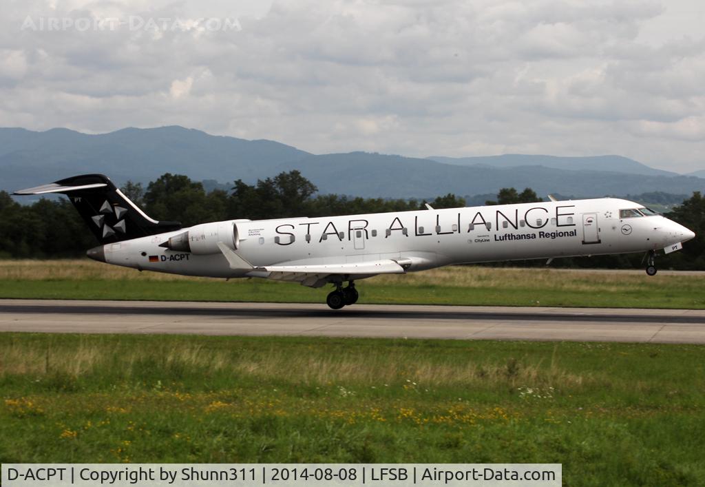 D-ACPT, 2003 Canadair CRJ-701ER (CL-600-2C10) Regional Jet C/N 10103, Landing rwy 16 in Star Alliance c/s with 'Lufthansa Regional' titles