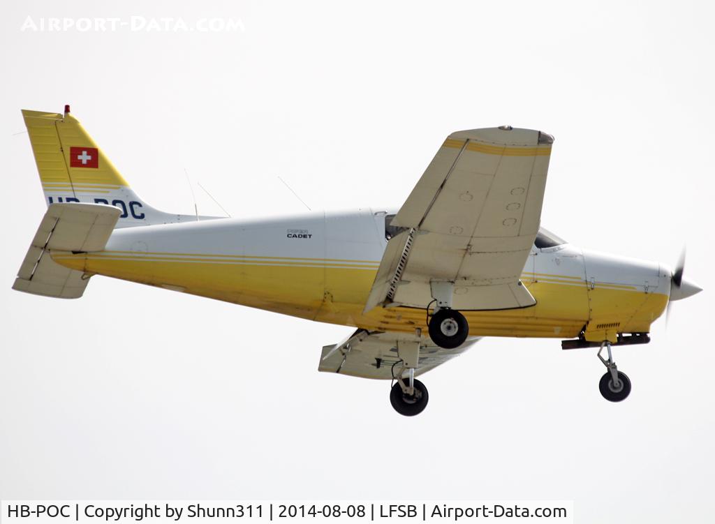 HB-POC, 1990 Piper PA-28-161 Cadet C/N 2841291, Landing rwy 16