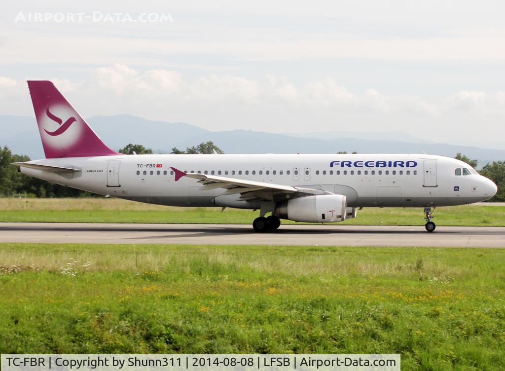TC-FBR, 2005 Airbus A320-232 C/N 2524, Taking off rwy 16