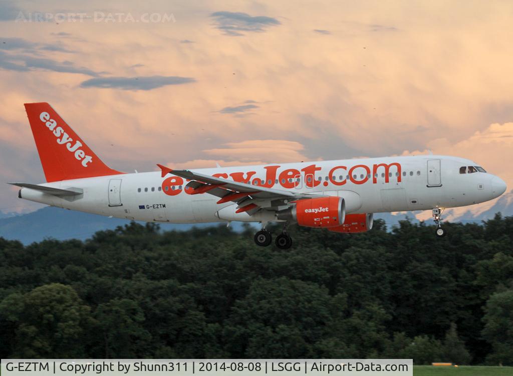 G-EZTM, 2009 Airbus A320-214 C/N 4014, Landing rwy 23