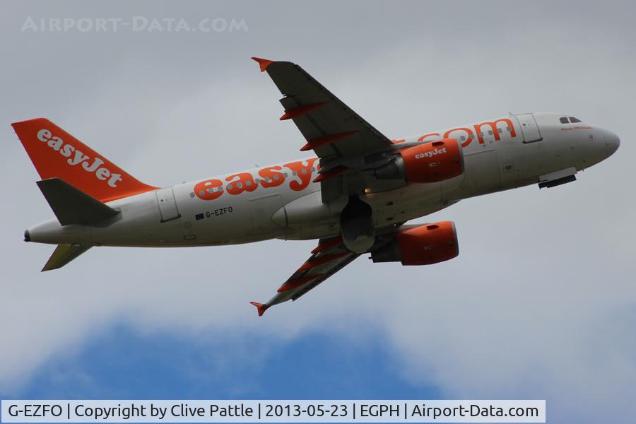 G-EZFO, 2009 Airbus A319-111 C/N 4080, Climb out from Edinburgh