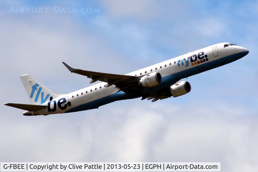 G-FBEE, 2007 Embraer 195LR (ERJ-190-200LR) C/N 19000093, Take off from Edinburgh