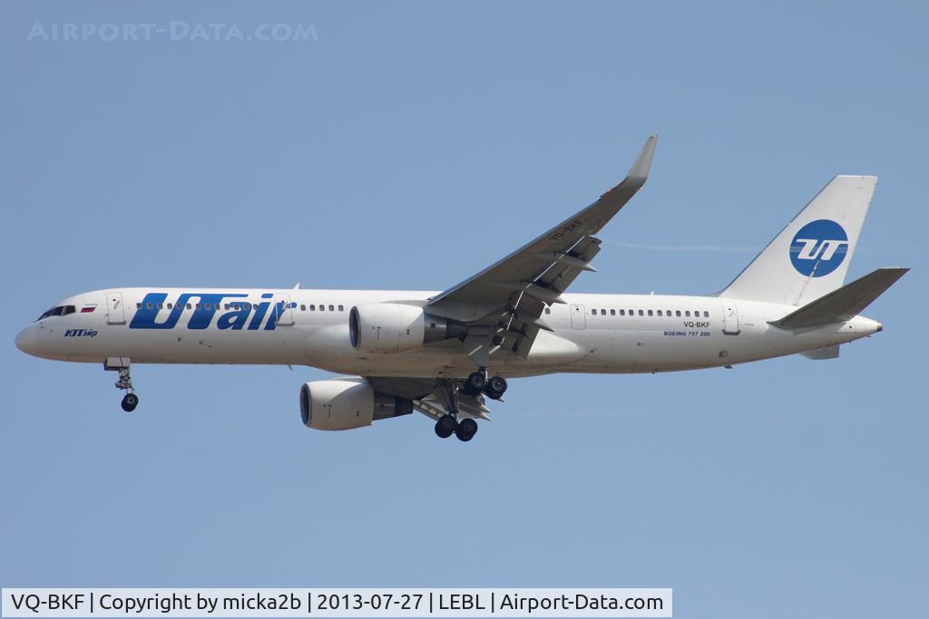 VQ-BKF, 1993 Boeing 757-2Q8 C/N 26268, Landing