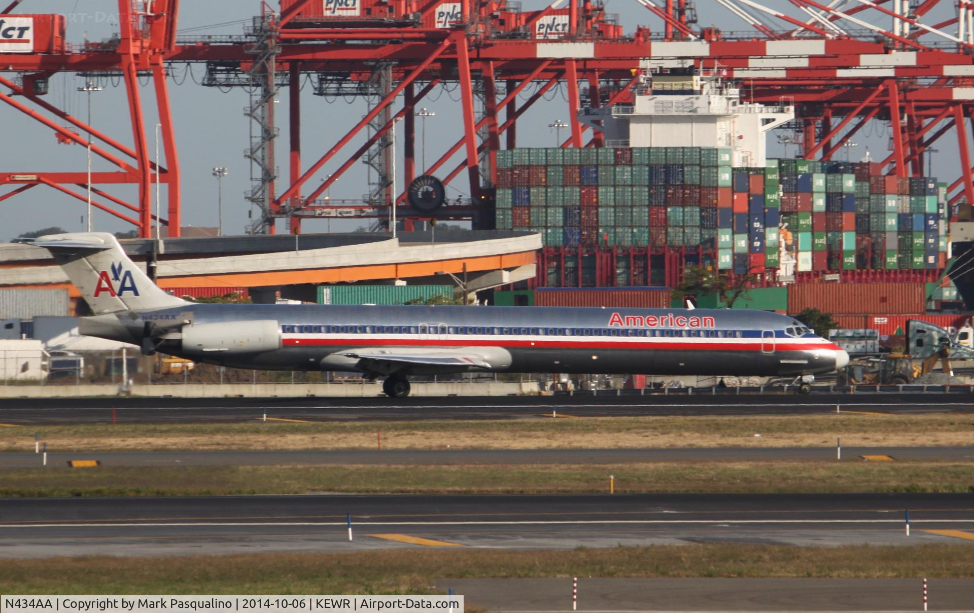 N434AA, 1987 McDonnell Douglas MD-83 (DC-9-83) C/N 49452, MD-83