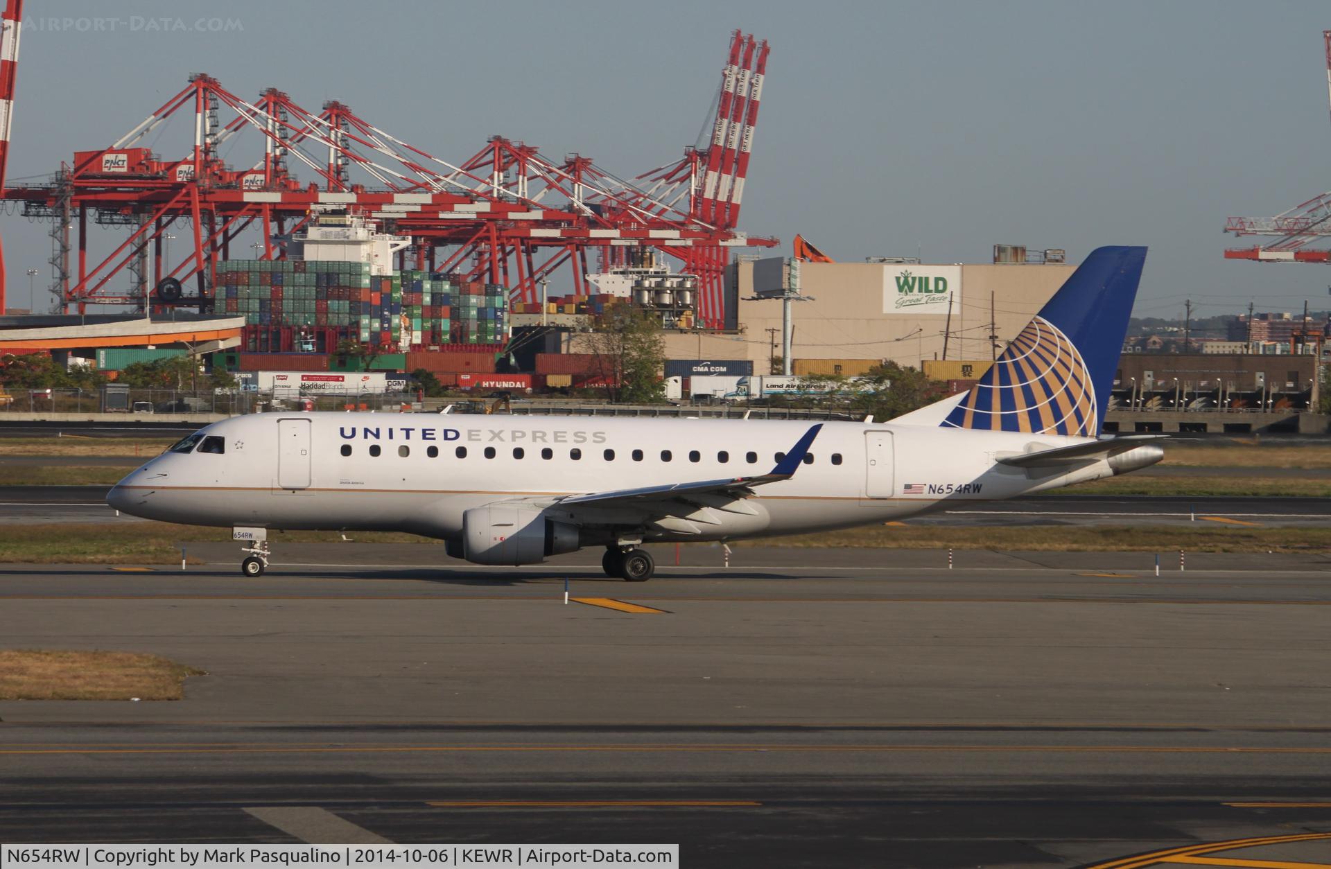 N654RW, 2005 Embraer 170SE (ERJ-170-100SE) C/N 17000104, ERJ 170-100 SE