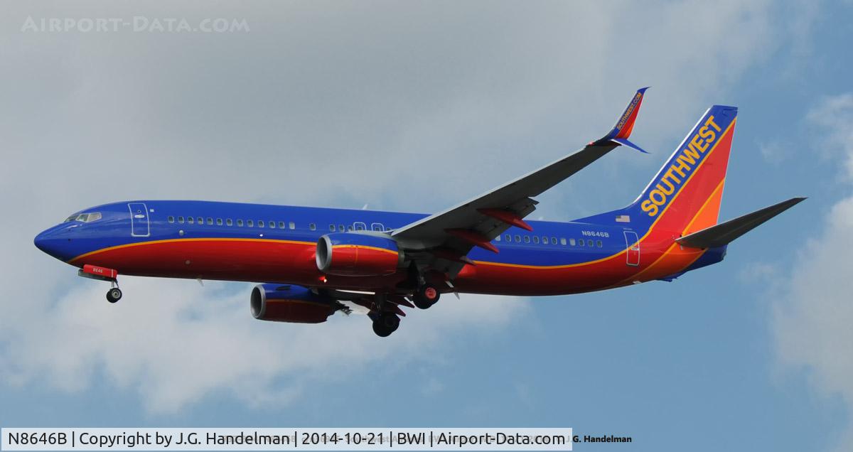 N8646B, 2014 Boeing 737-8H4 C/N 36935, On final to 28.