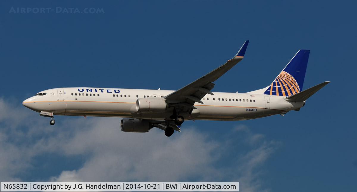 N65832, 2014 Boeing 737-924/ER C/N 44563, 737-924 on final to 28.